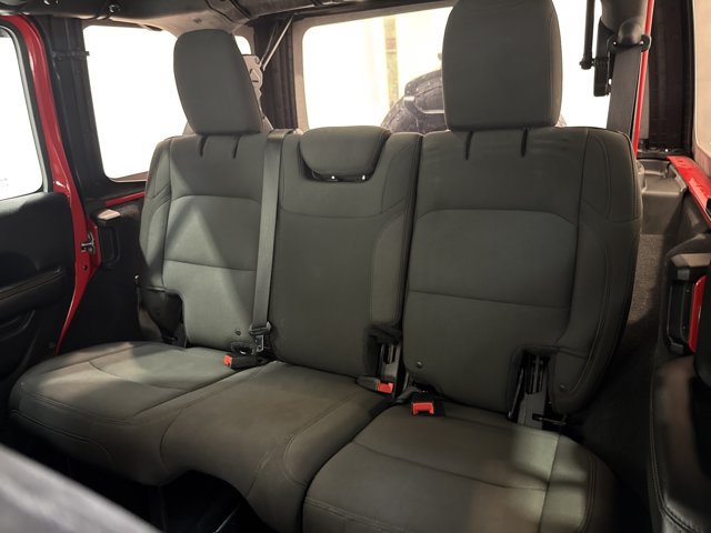 Used 2018 Jeep Wrangler Unlimited Sahara w/ Cold Weather Group AWD/4WD image 13