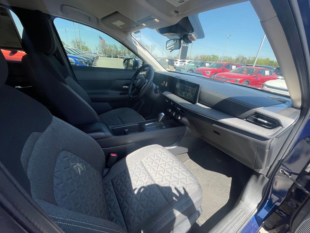 Used 2025 Nissan Kicks SV image 26