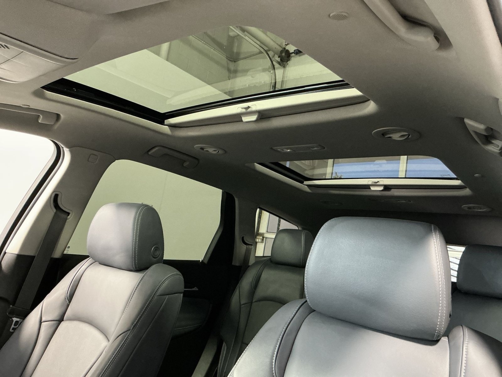 Used 2021 Buick Enclave Premium w/ Sun and Sites Package FWD image 24