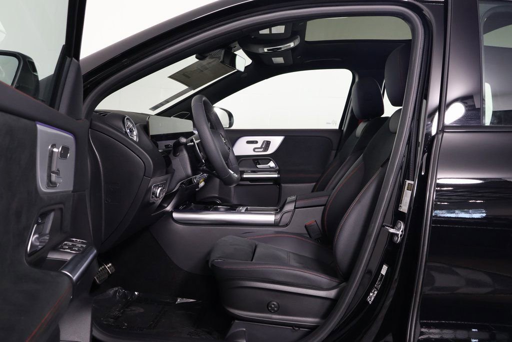New 2026 Mercedes-Benz GLA 35 AMG 4MATIC image 5