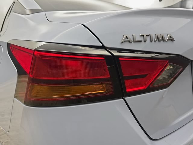 Used 2024 Nissan Altima 2.5 SR FWD image 35