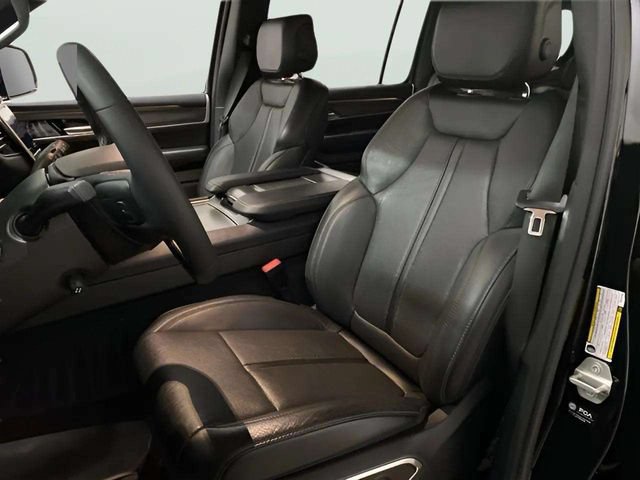 Used 2024 Jeep Wagoneer Series II w/ Premium Group I AWD/4WD image 65