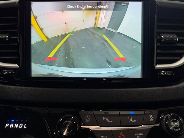 Used 2024 Chrysler Pacifica Touring-L FWD image 13