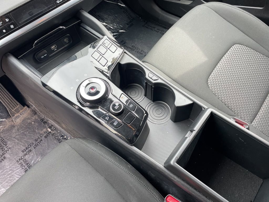 Used 2024 Kia Sportage LX FWD image 9