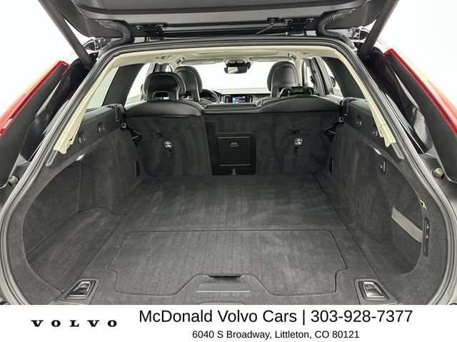 Used 2018 Volvo V90 T5 Cross Country w/ Convenience Package AWD/4WD image 24