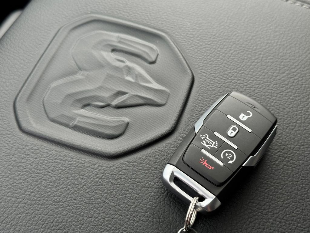 New 2026 RAM 1500 Laramie AWD/4WD image 24