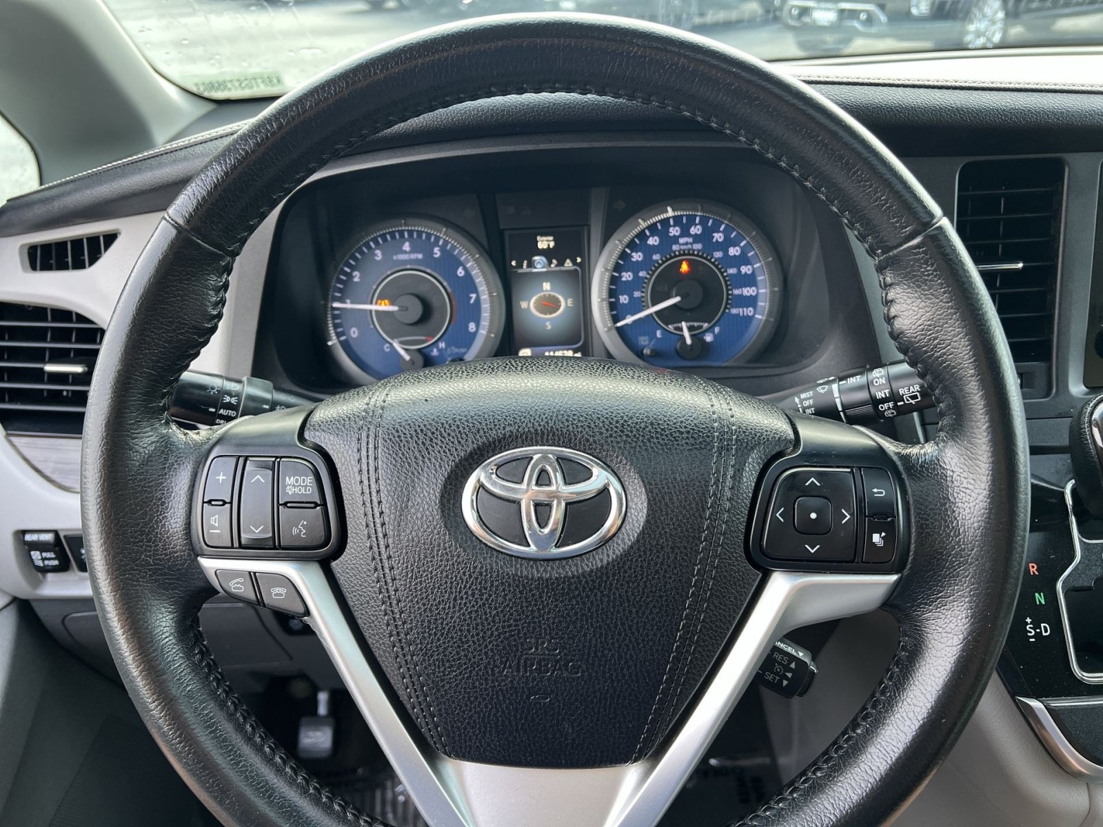 Used 2016 Toyota Sienna XLE w/ XLE Navigation Package FWD image 16