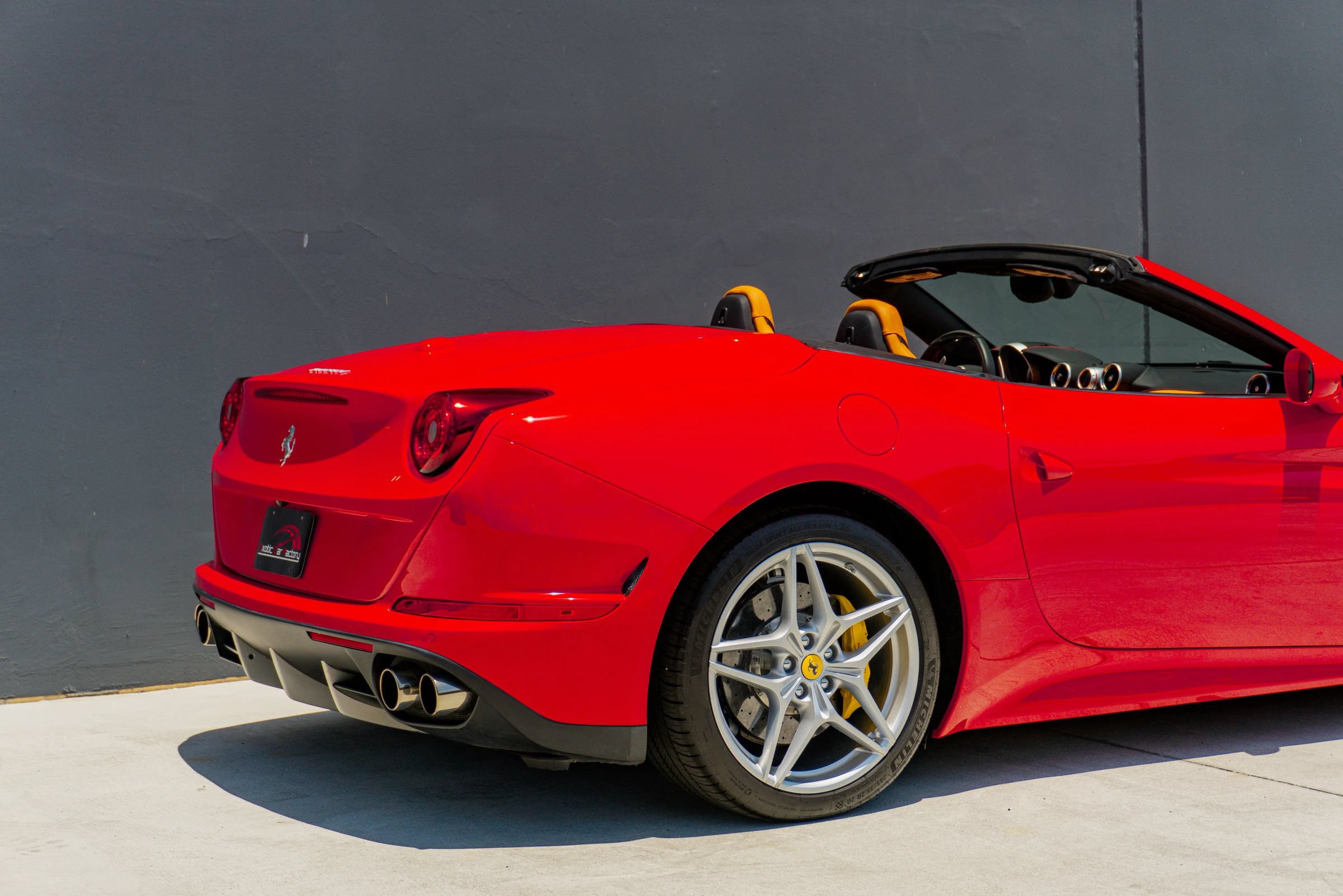 Used 2016 Ferrari California T RWD image 29