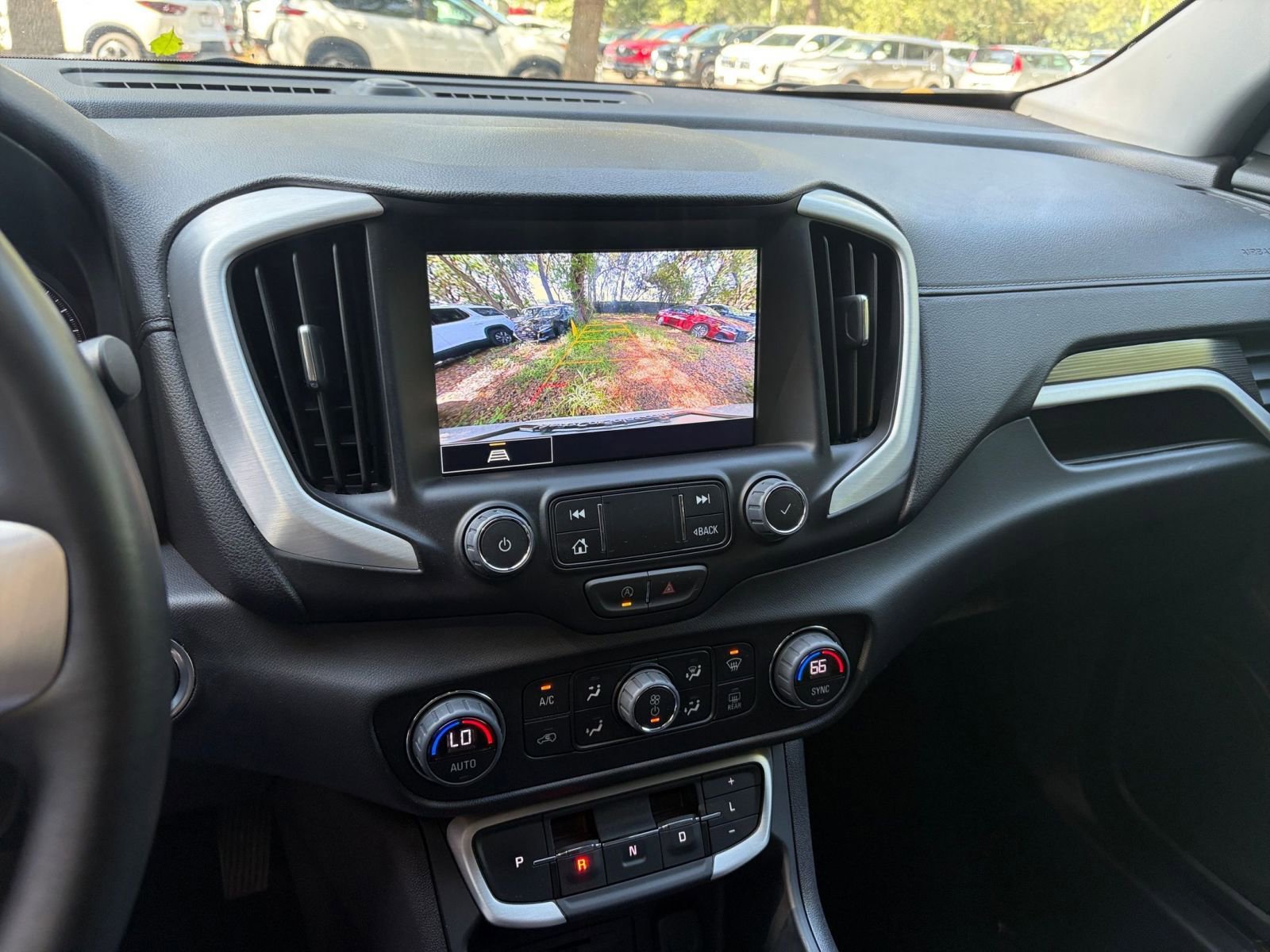 Used 2024 GMC Terrain SLT AWD/4WD image 17
