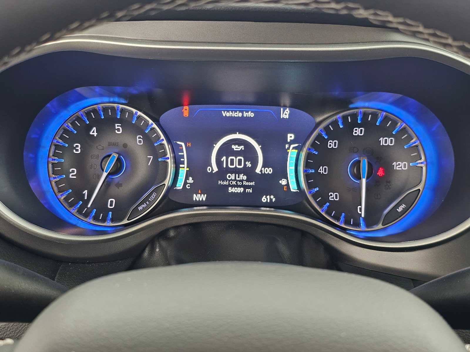 Used 2024 Chrysler Pacifica Touring-L image 23