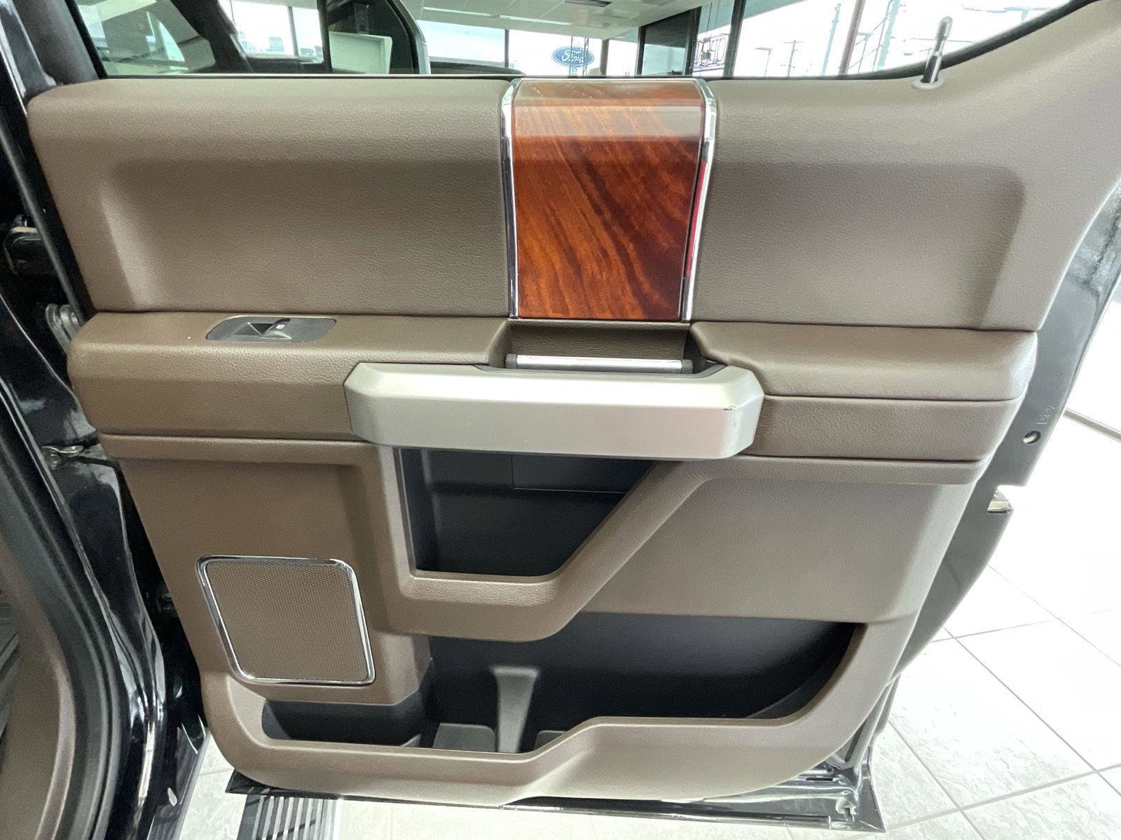 Used 2022 Ford F250 King Ranch w/ King Ranch Ultimate Package AWD/4WD image 18