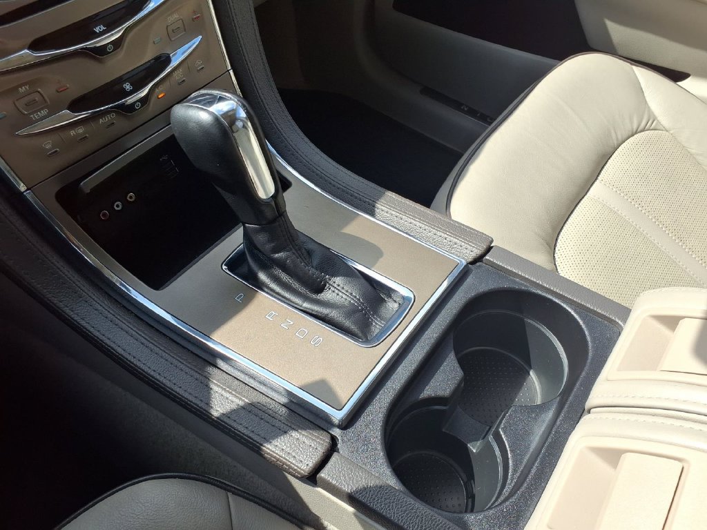 Used 2013 Lincoln MKX FWD image 22
