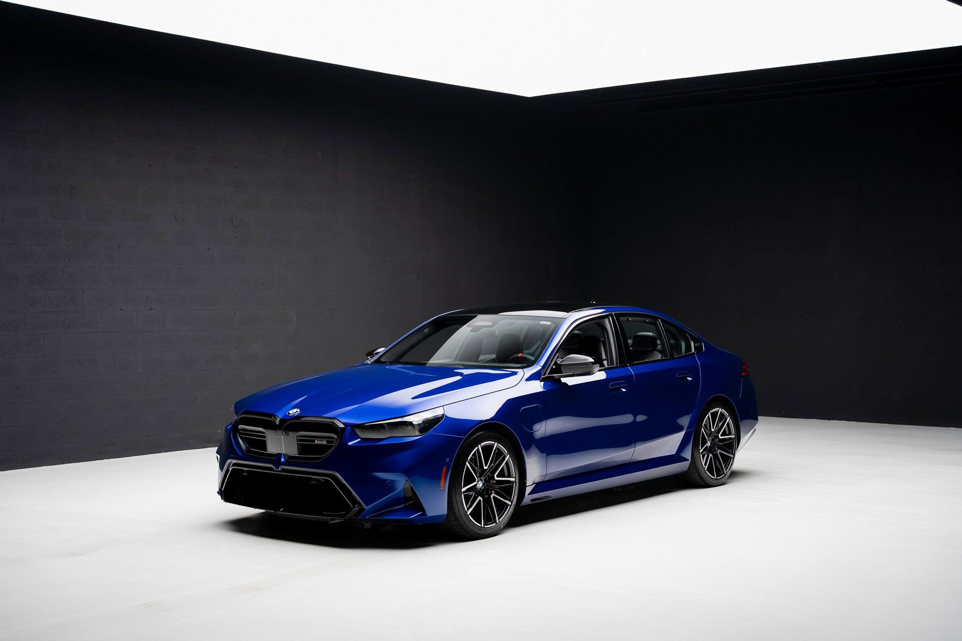 Used 2025 BMW M5 image 4