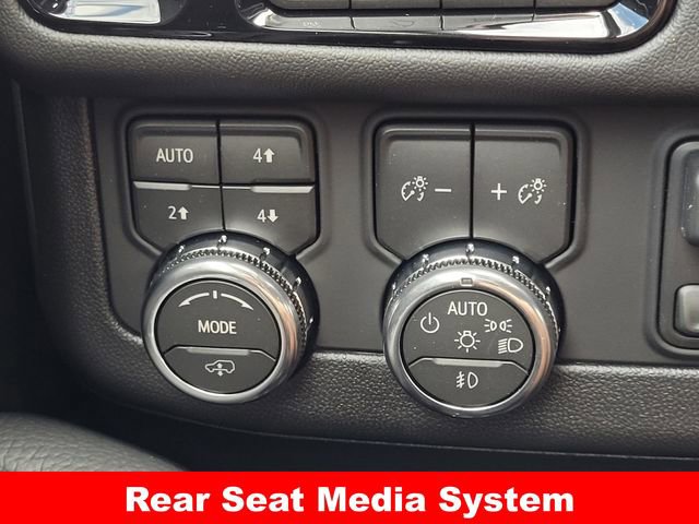 New 2026 GMC Yukon XL Denali w/ Denali Reserve Package image 18