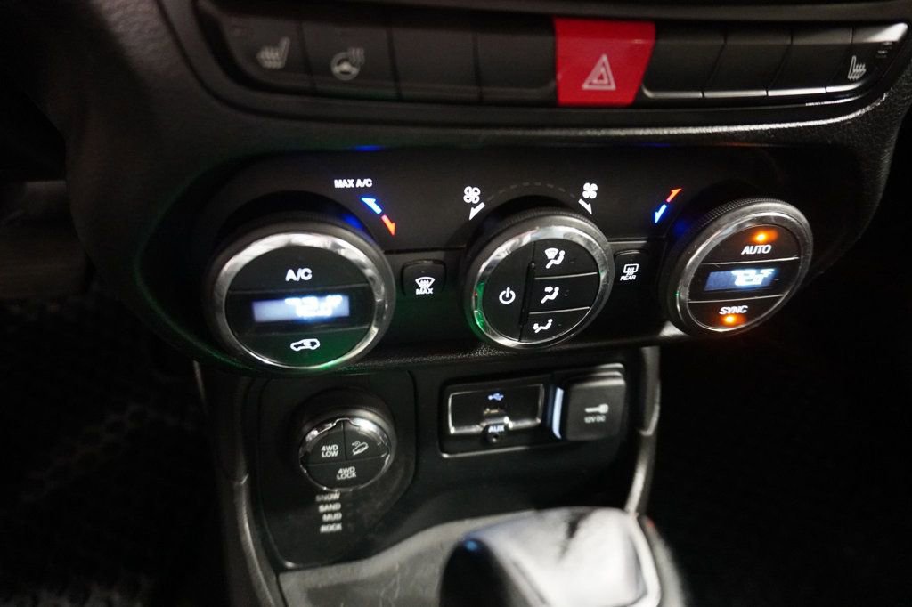 Used 2017 Jeep Renegade Trailhawk image 15