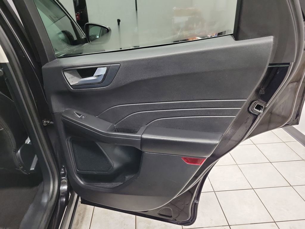 Used 2022 Ford Escape Titanium image 22