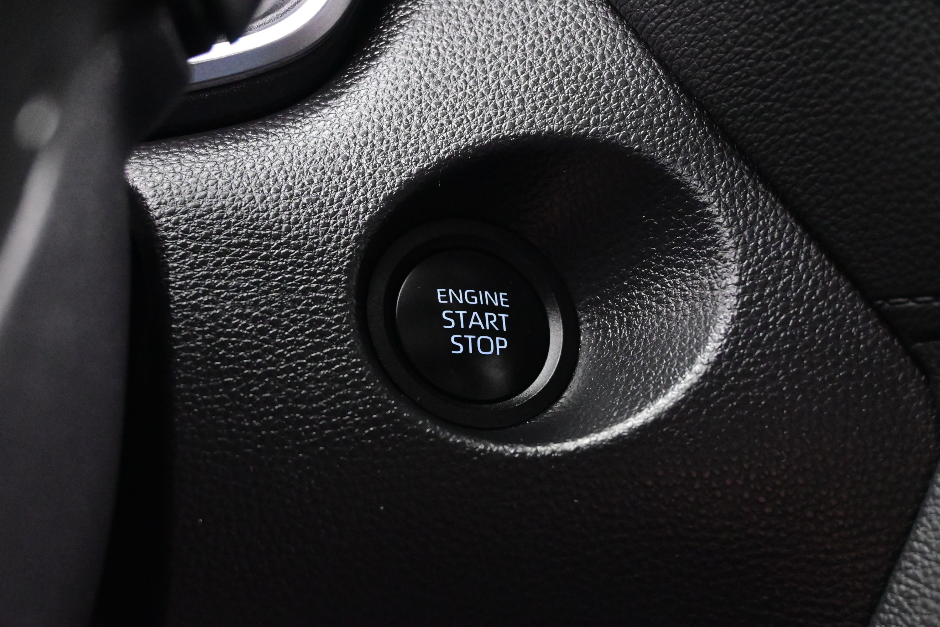 Used 2025 Toyota Corolla Cross XLE AWD/4WD image 22