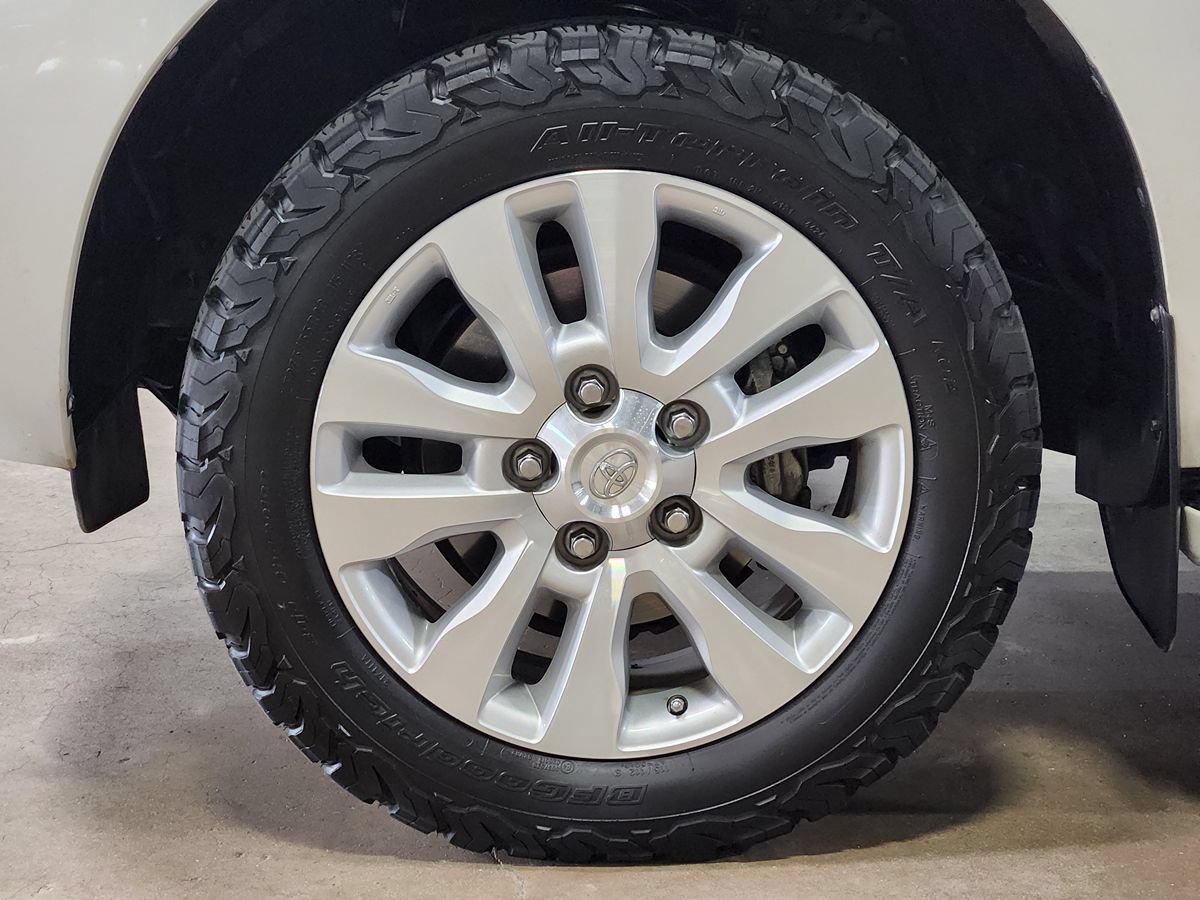 Used 2020 Toyota Sequoia Platinum RWD image 28