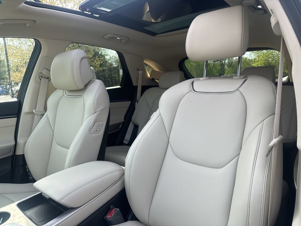 New 2026 Genesis GV70 2.5T Select AWD/4WD image 14