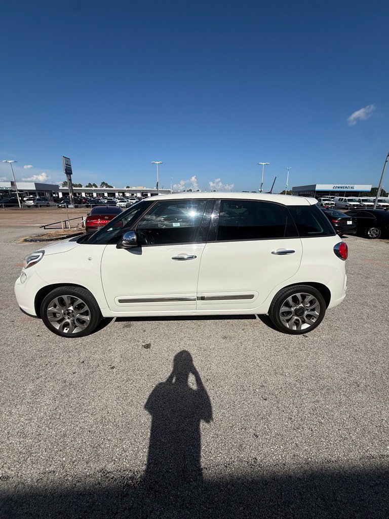 Used 2017 FIAT 500L Lounge FWD image 4