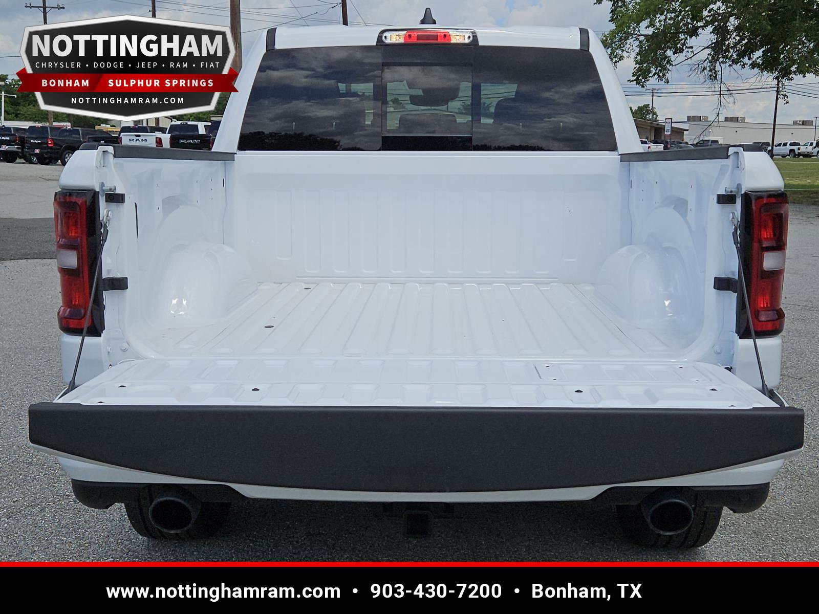 New 2026 RAM 1500 Laramie w/ Night Edition AWD/4WD image 9