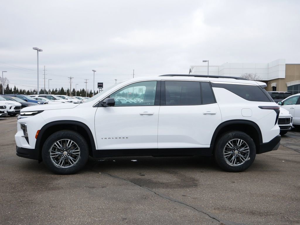 Used 2024 Chevrolet Traverse LT image 4