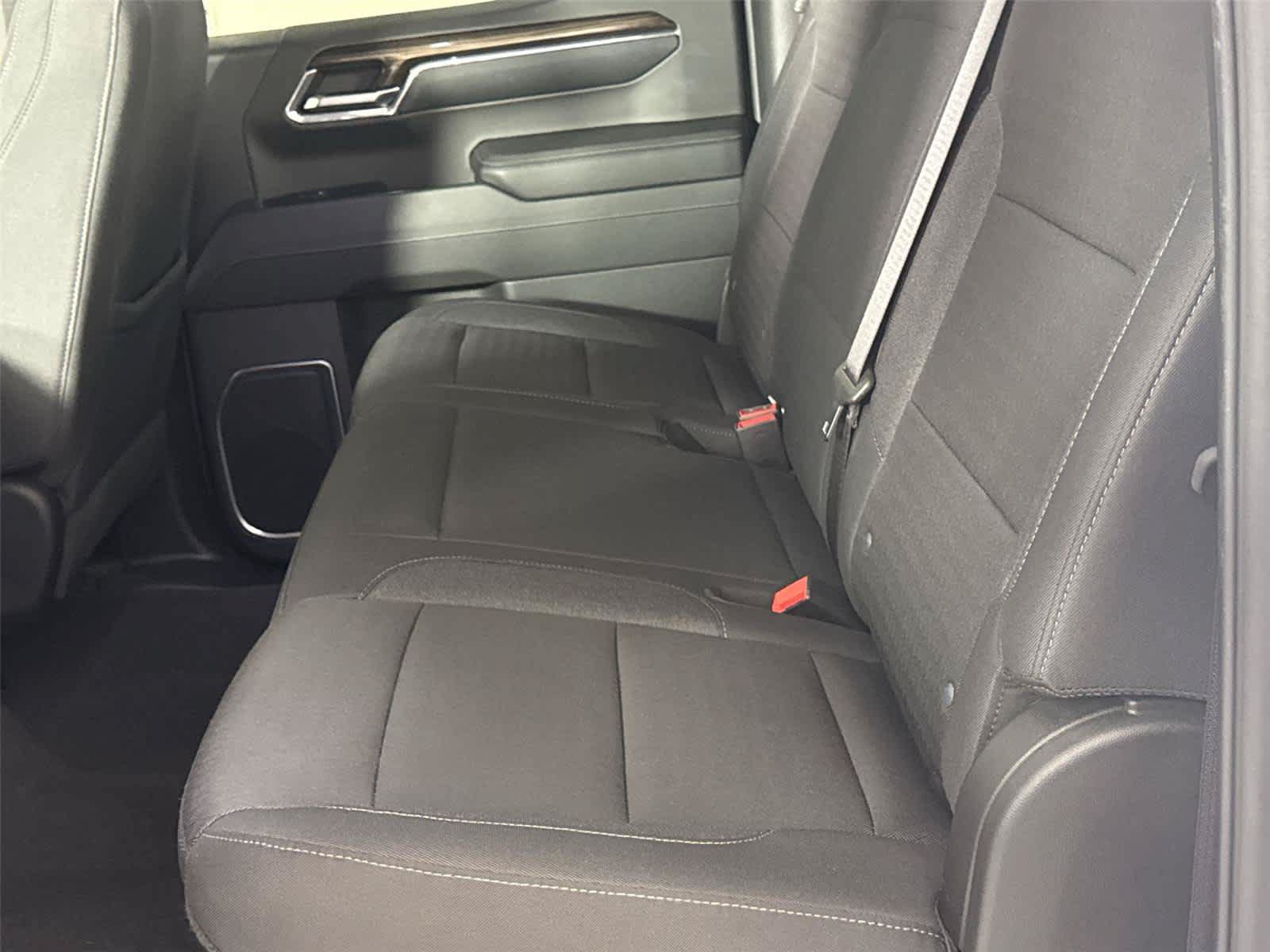 Certified 2024 Chevrolet Silverado 1500 LT AWD/4WD image 15
