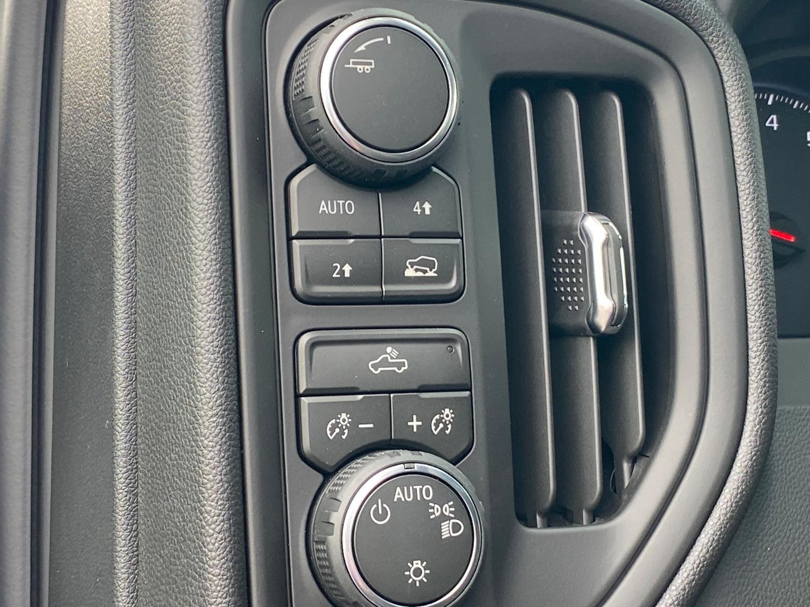 New 2026 Chevrolet Silverado 1500 Custom w/ Turbomax Blackout Package AWD/4WD image 17