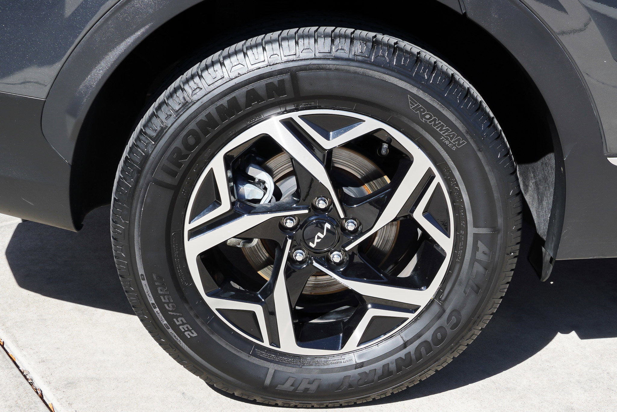 Used 2025 Kia Sportage LX image 11