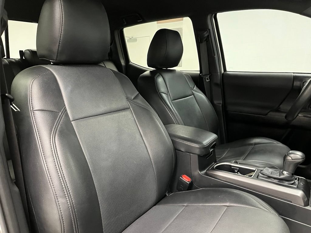 Used 2021 Toyota Tacoma TRD Off-Road w/ Technology Package AWD/4WD image 57