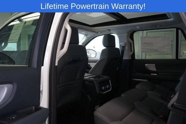 New 2026 Ford Expedition Active image 28
