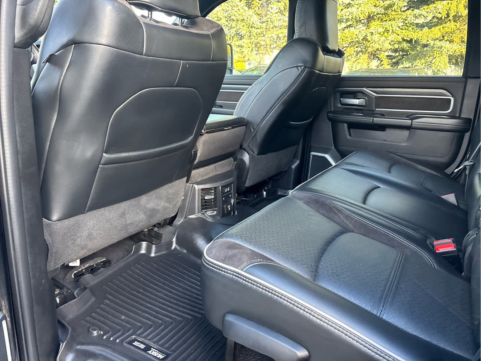 Used 2024 RAM 3500 Laramie w/ Night Edition image 29