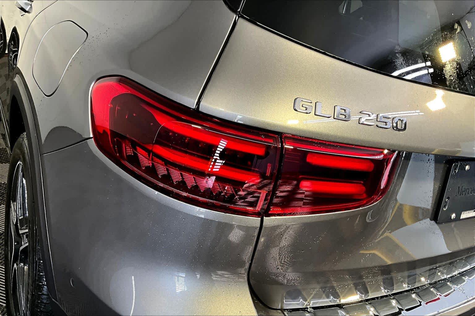 New 2026 Mercedes-Benz GLB 250 4MATIC image 5
