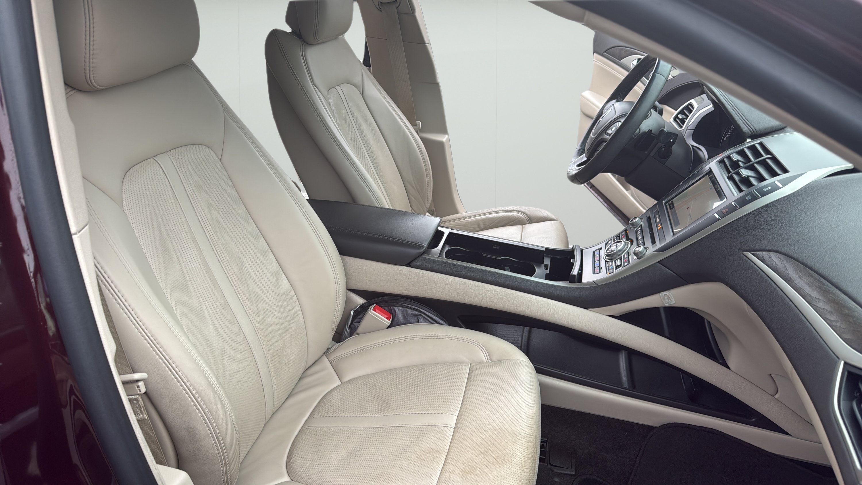 Used 2017 Lincoln MKZ Reserve FWD image 25