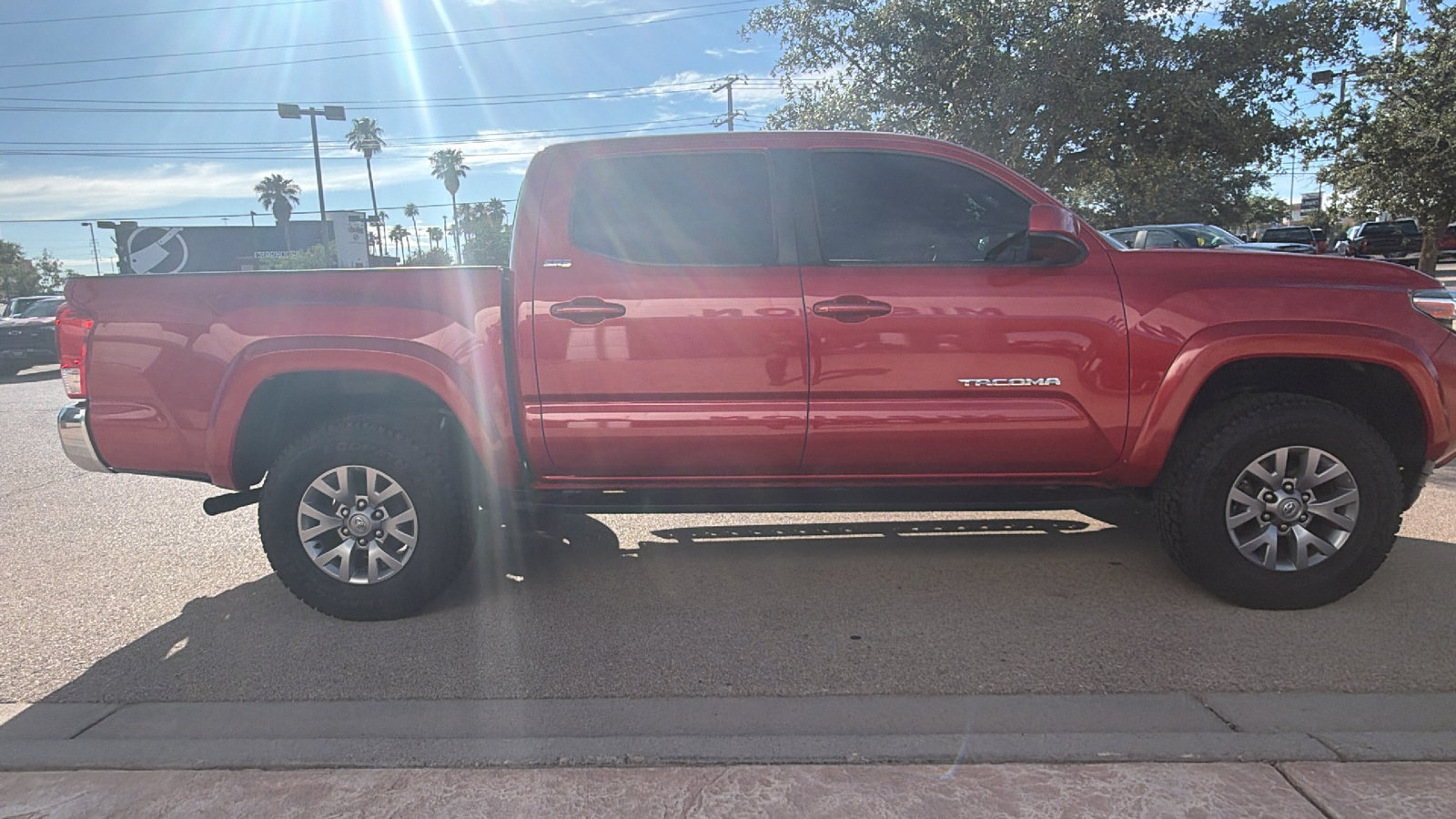 Used 2016 Toyota Tacoma SR5 w/ SR5 Appearance Package (SN) RWD image 5