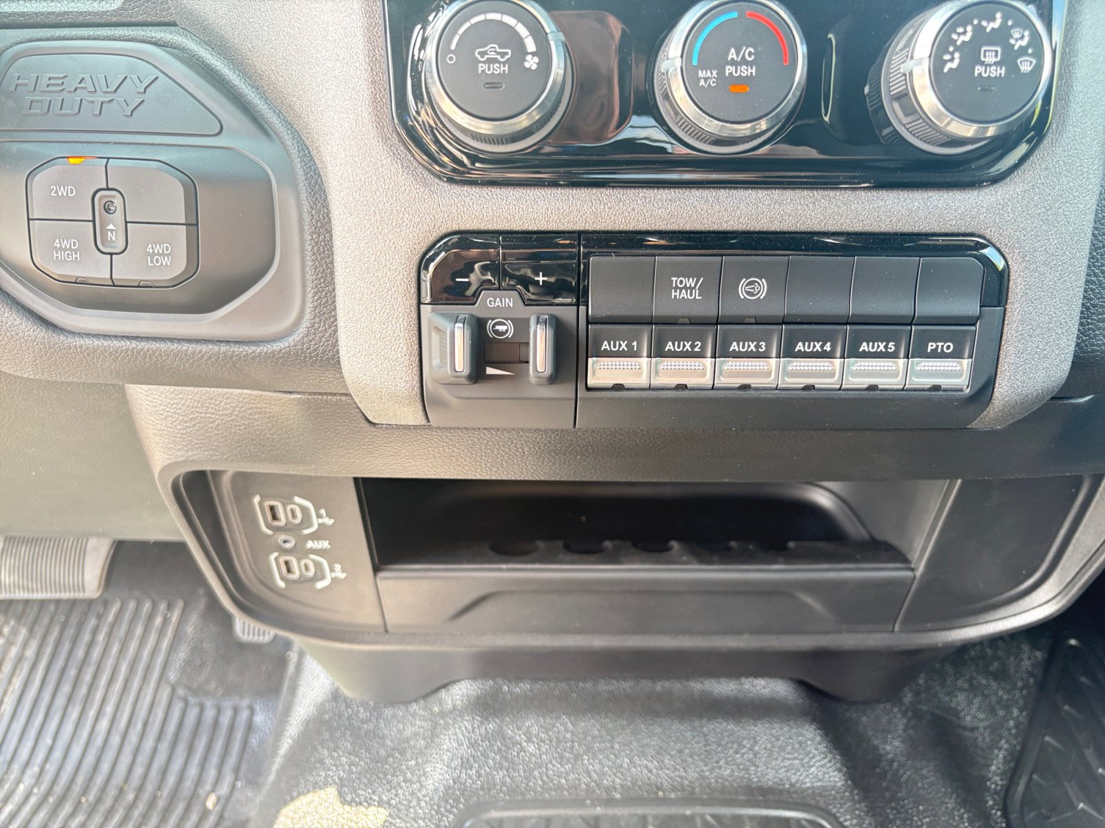 New 2026 RAM 3500 Tradesman AWD/4WD image 19