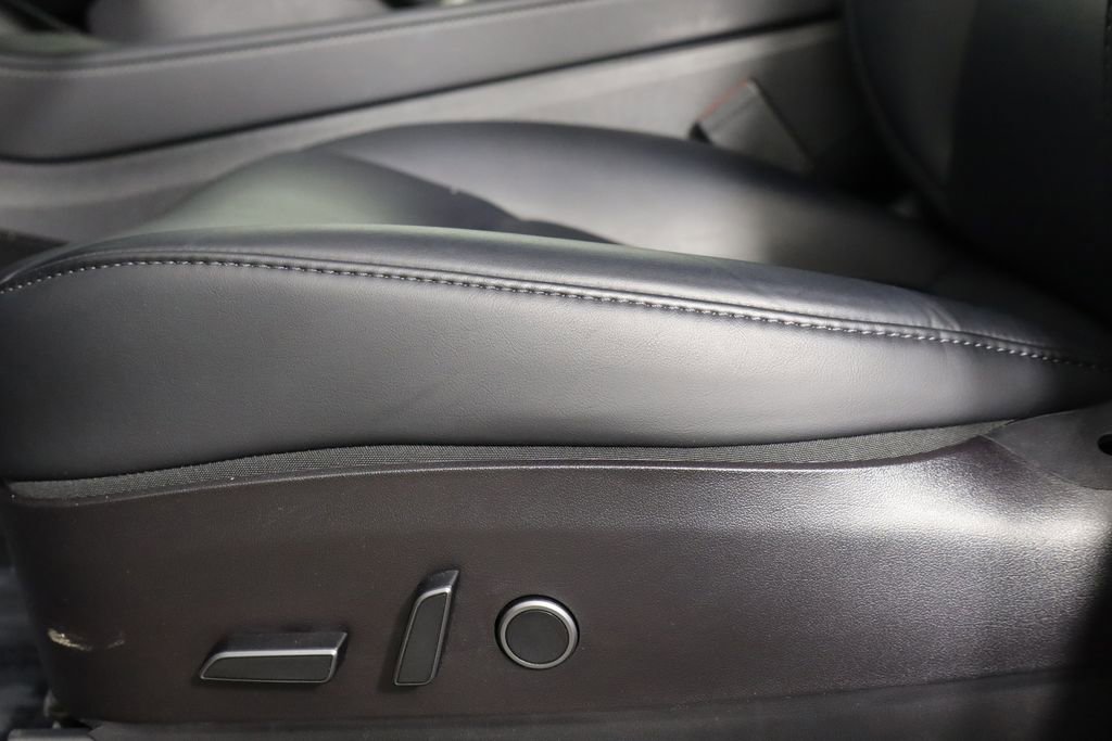 Used 2022 Tesla Model Y Long Range image 16