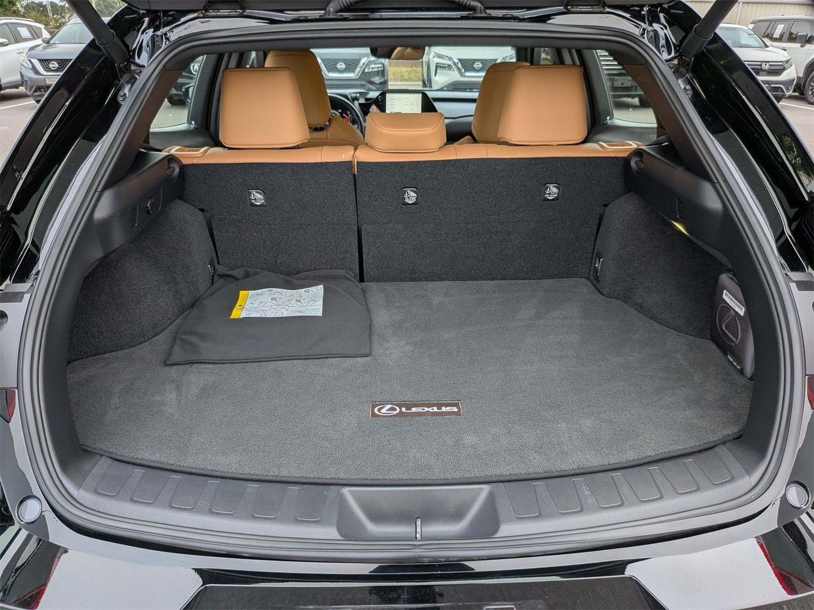 Used 2023 Lexus UX 250h FWD w/ Premium Package image 32