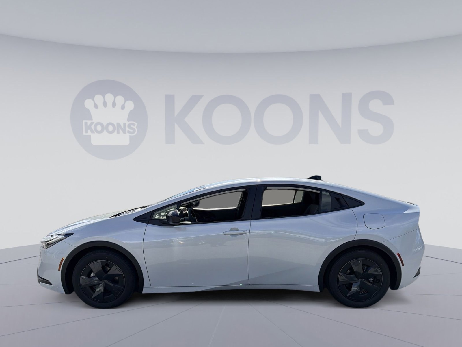New 2026 Toyota Prius LE FWD image 2