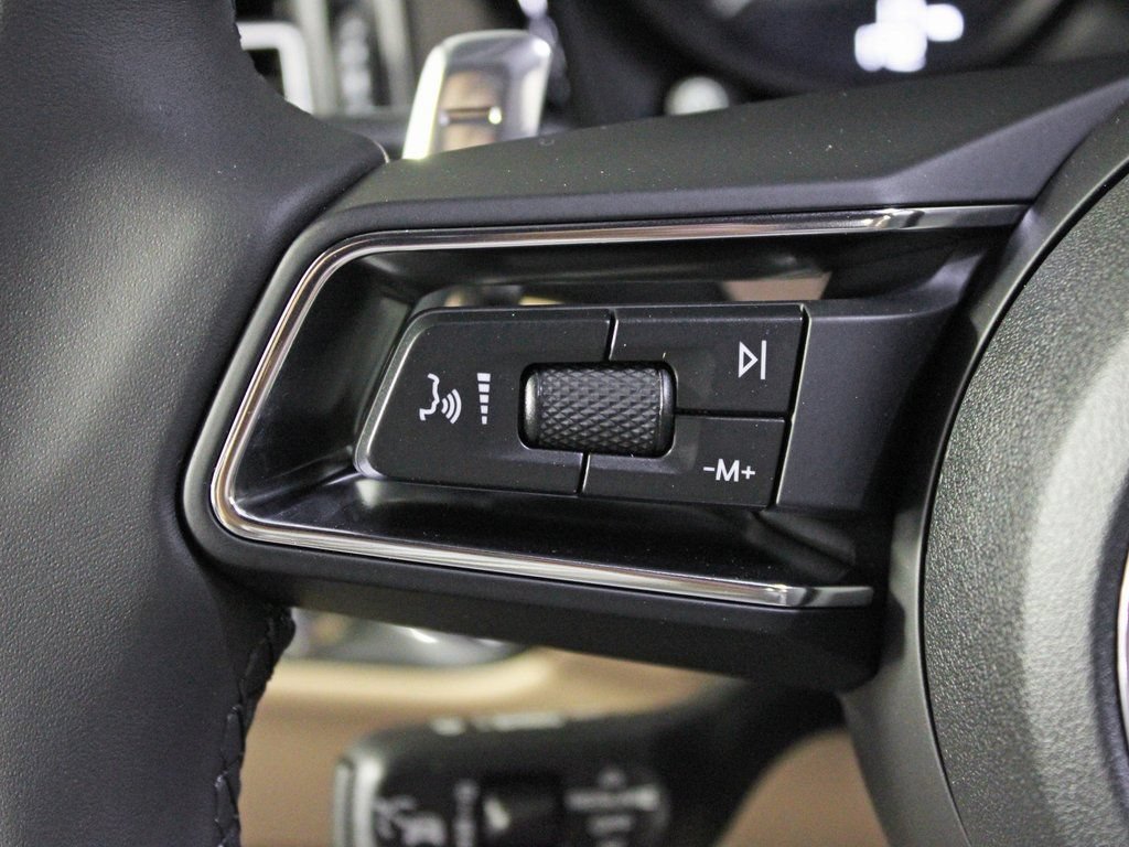 Certified 2026 Porsche Macan AWD/4WD image 23