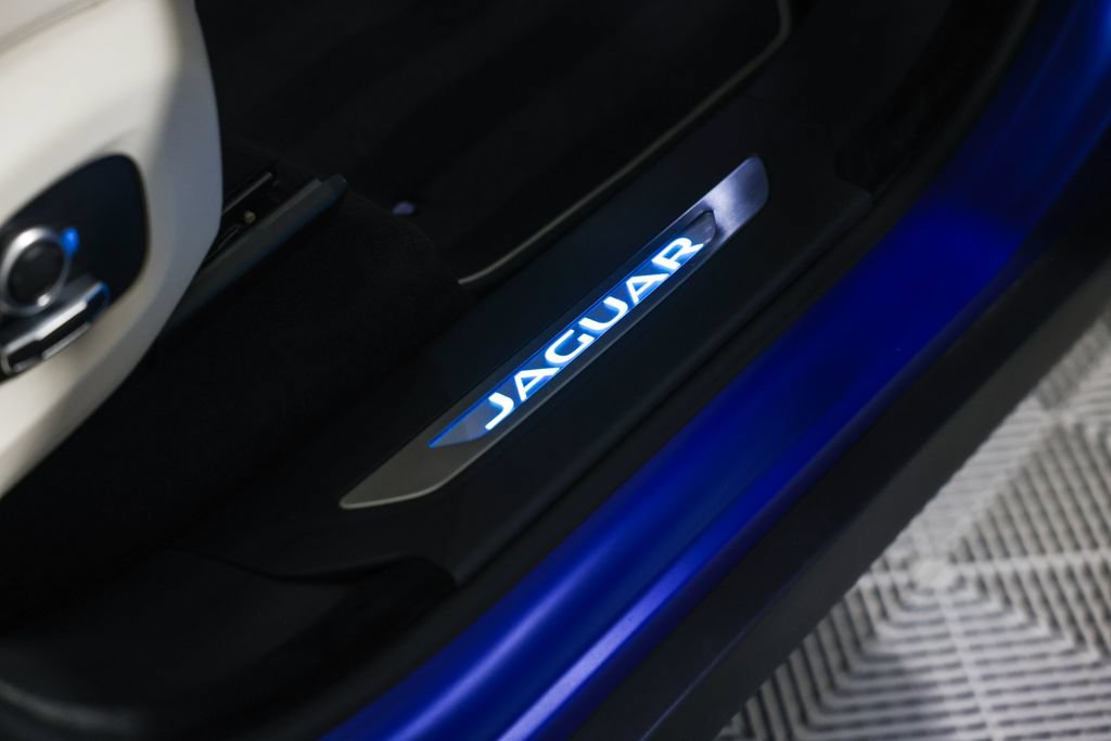 Used 2021 Jaguar F-PACE SVR AWD/4WD image 22