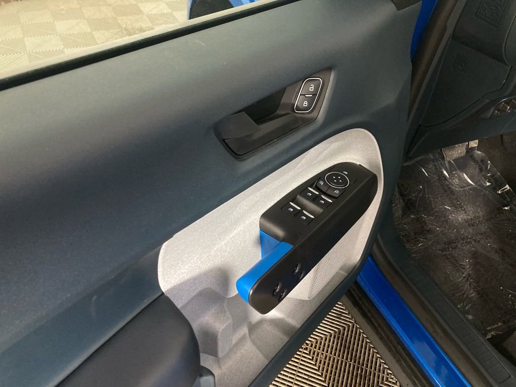 Used 2025 Ford Maverick XLT w/ XLT Luxury Package image 12