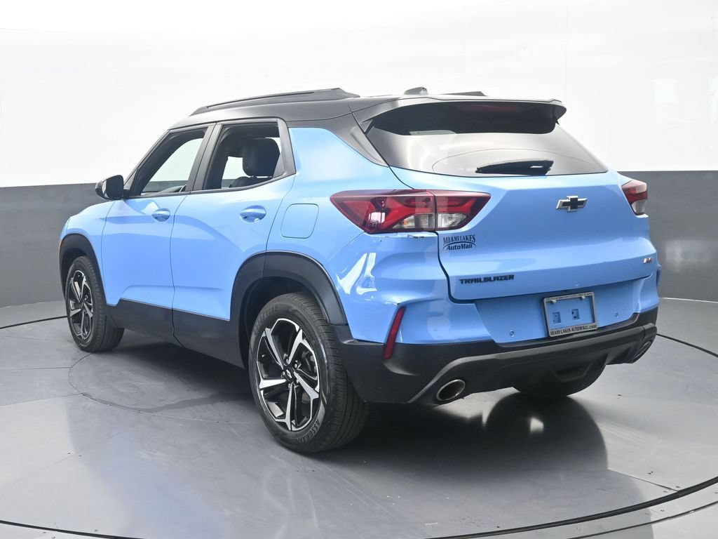 Used 2023 Chevrolet TrailBlazer RS w/ Sun and Liftgate Package FWD image 4