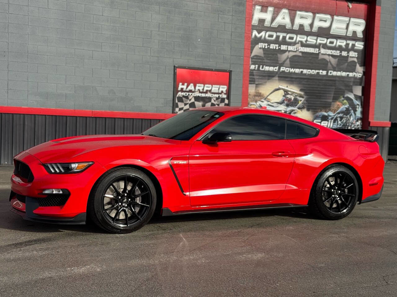 Used 2020 Ford Mustang Shelby GT350 w/ Technology Package image 9