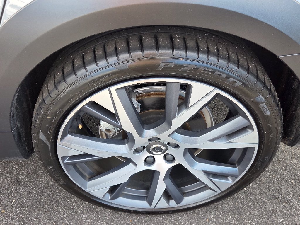 Used 2025 Volvo V90 B6 Cross Country Ultra AWD/4WD image 10