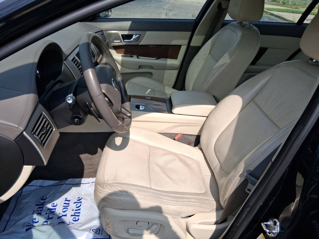 Used 2009 Jaguar XF Premium RWD image 13