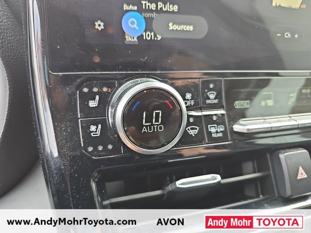 Used 2023 Toyota Highlander Limited AWD/4WD image 24