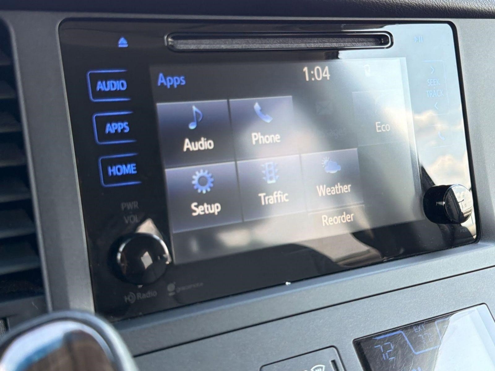 Used 2015 Toyota Sienna XLE image 23