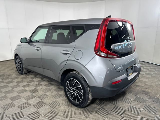 Used 2022 Kia Soul LX image 5