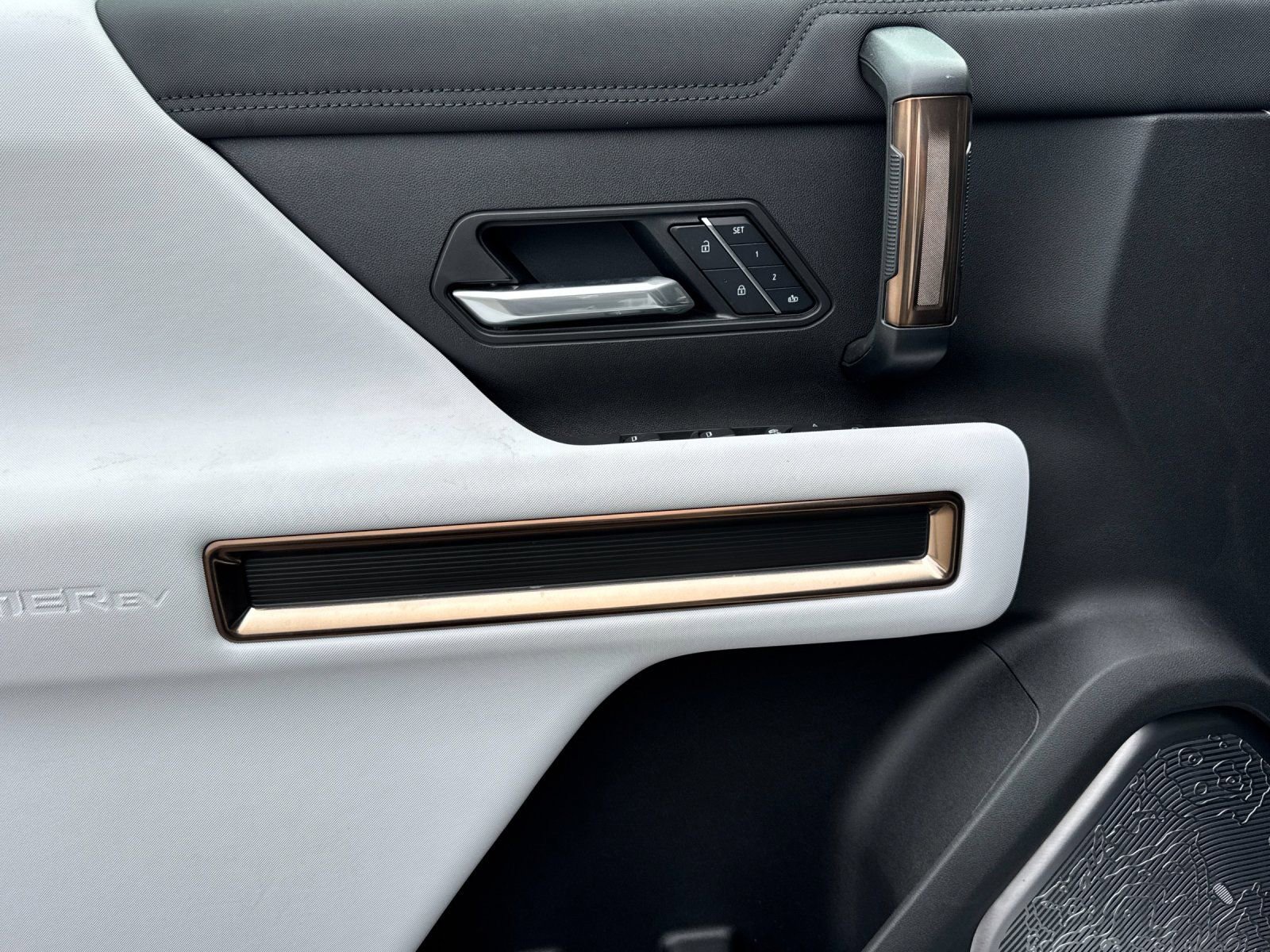 New 2025 GMC Hummer EV 2X w/ Extreme Off-Road Package image 10